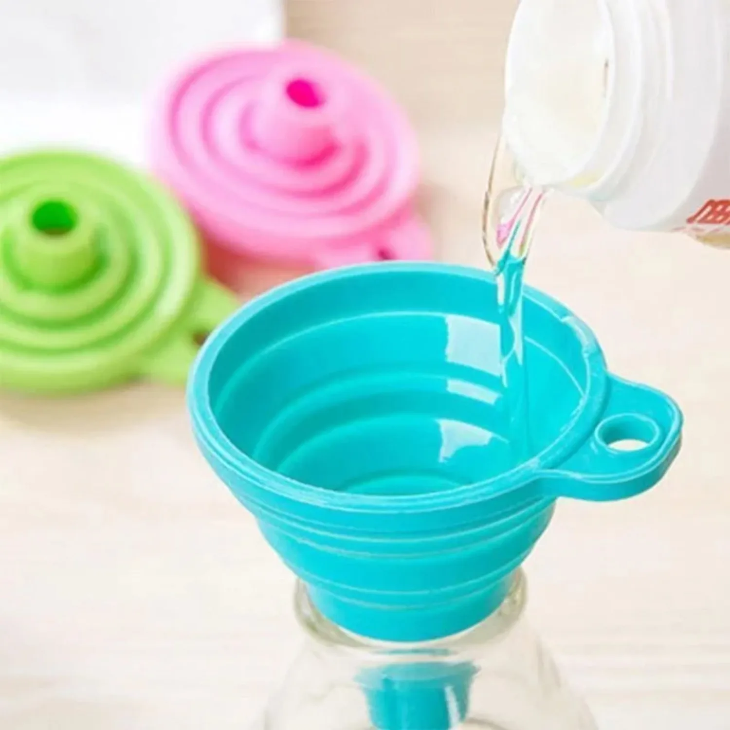 1pc Mini Silicone Foldable Collapsible Funnel, Kitchen Hopper Tool (Random Color)